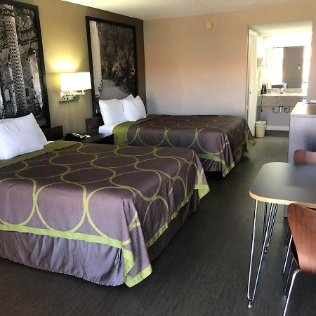 Super 8 By Wyndham Orangeburg Near I-26 Hotel Екстериор снимка