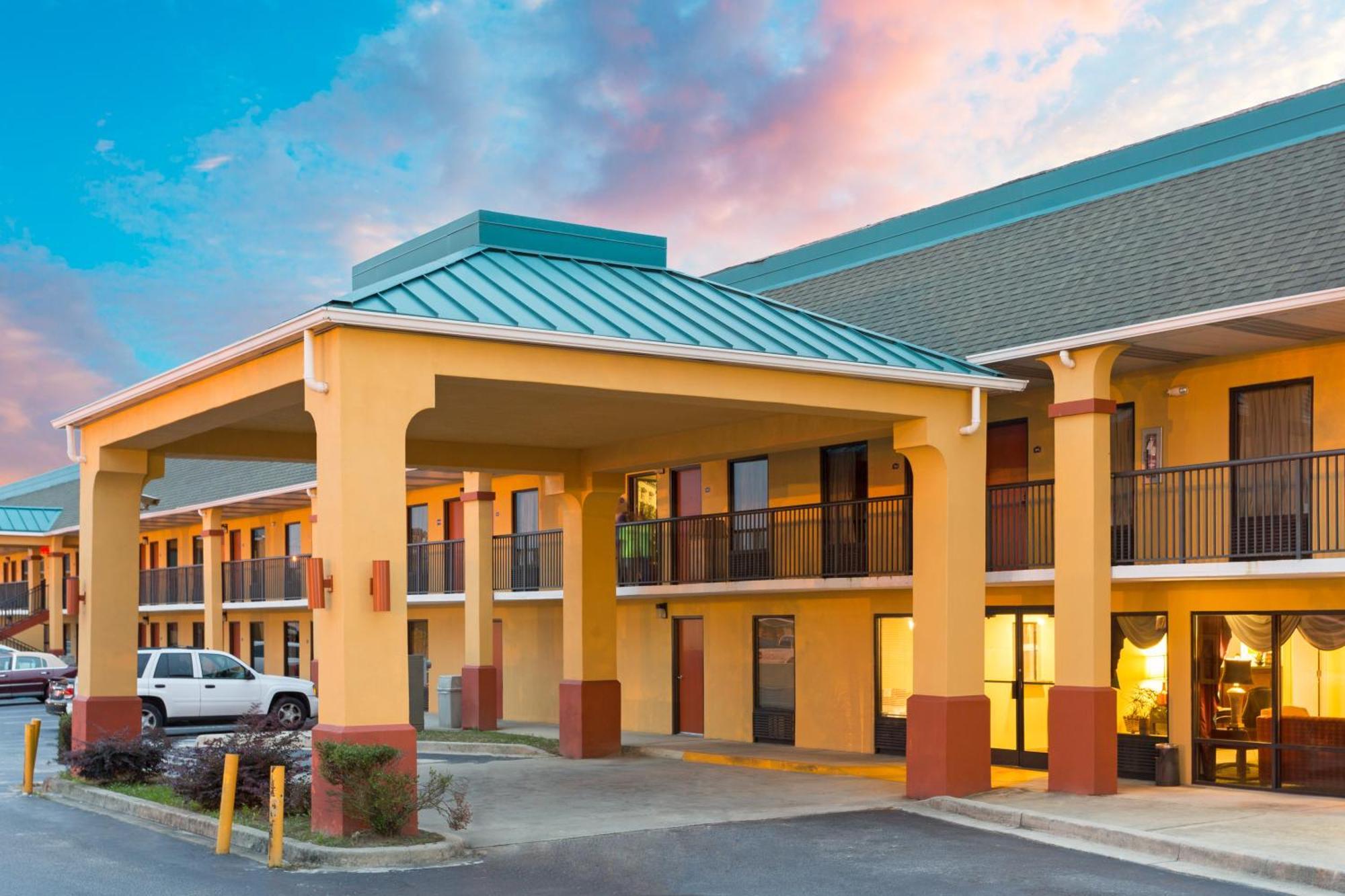 Super 8 By Wyndham Orangeburg Near I-26 Hotel Екстериор снимка