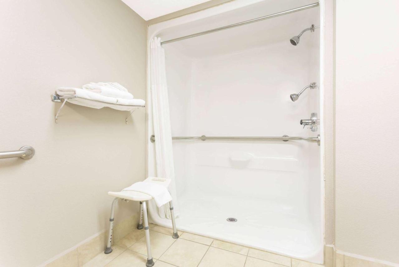 Super 8 By Wyndham Orangeburg Near I-26 Hotel Екстериор снимка