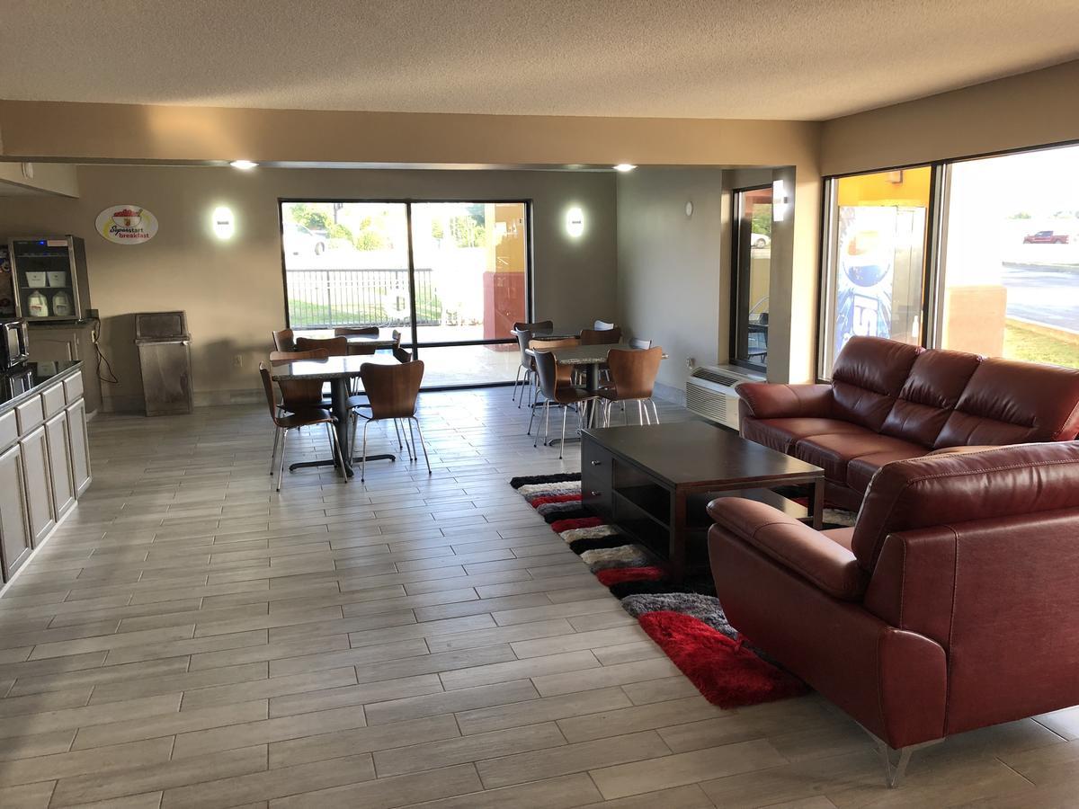 Super 8 By Wyndham Orangeburg Near I-26 Hotel Екстериор снимка