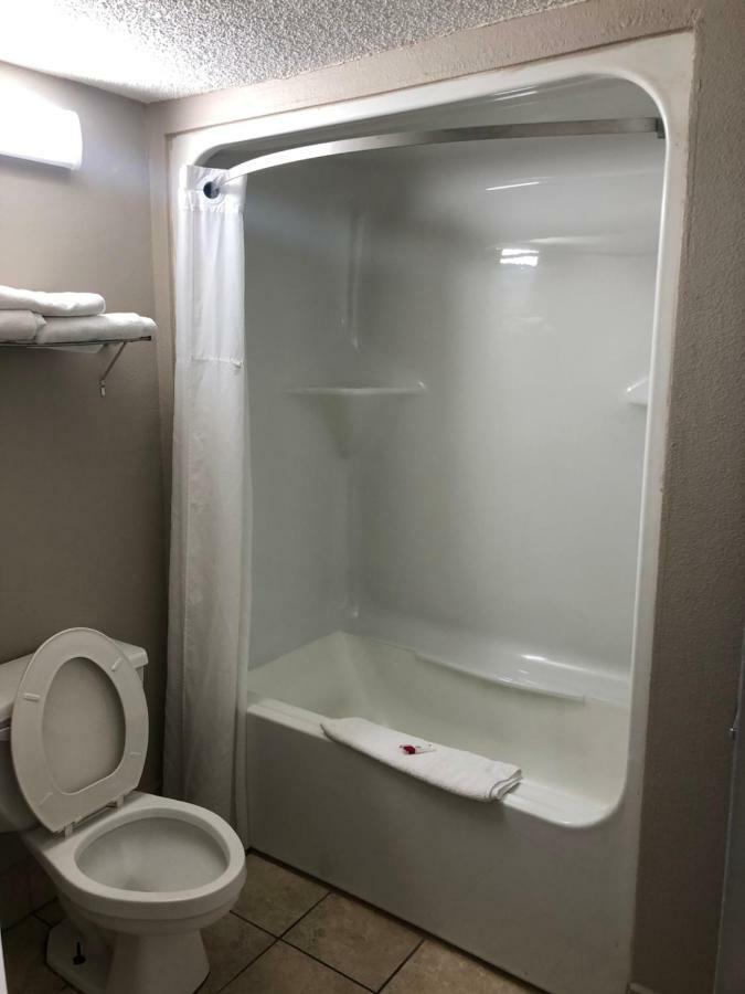 Super 8 By Wyndham Orangeburg Near I-26 Hotel Екстериор снимка